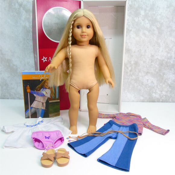 American Girl Pleasant Company JULIE DOLL In Meet Outfit Shoes Book Blonde BOX - Picture 2 of 12